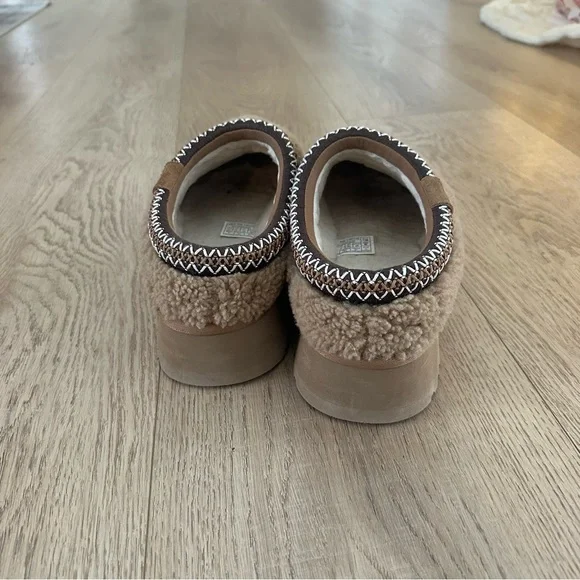 UGG® Tazz Maxi Curly Genuine Shearling Platform Slipper Sz 11 - Picture 3 of 7